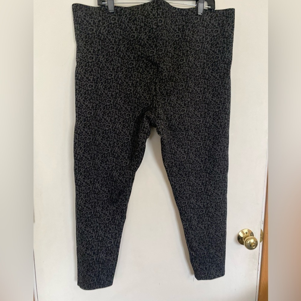 Loft super stretchy leggings XXL cheetah, print, black and gray pull on pants